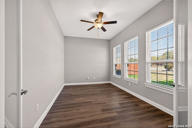 Listing photo id 20 for 588 Texas  