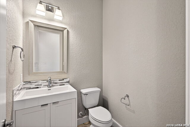 Listing photo id 21 for 588 Texas  