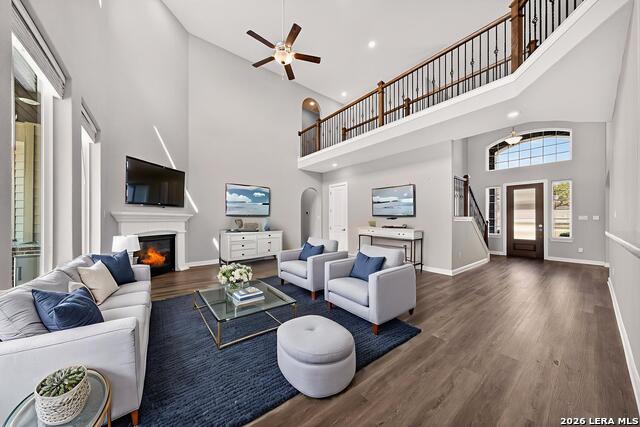 Listing photo id 2 for 588 Texas  