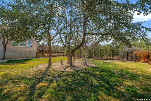 Listing photo id 47 for 588 Texas  