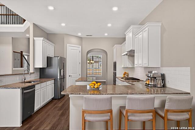 Listing photo id 3 for 588 Texas  