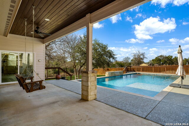 Listing photo id 7 for 588 Texas  
