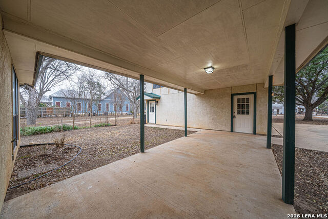 Image 24 of 34 For 1211 Alamo  