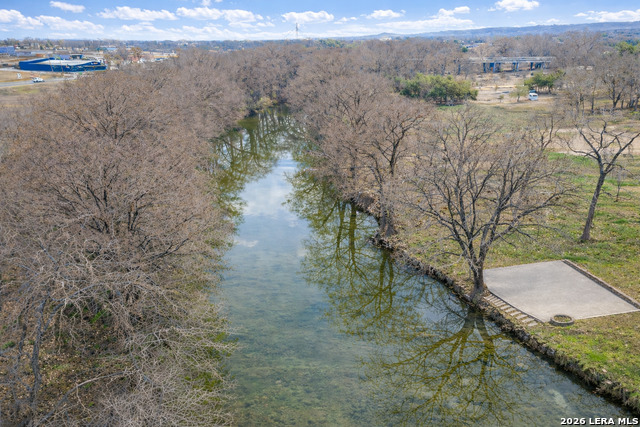 Image 33 of 34 For 1211 Alamo  