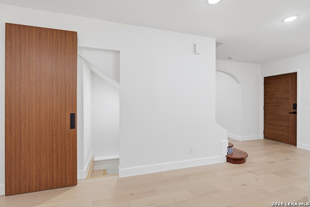 Image 17 of 30 For 319 Terra Alta E