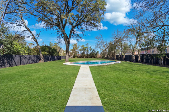 Image 26 of 30 For 319 Terra Alta E