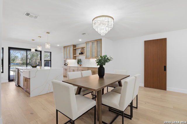 Image 6 of 30 For 319 Terra Alta E