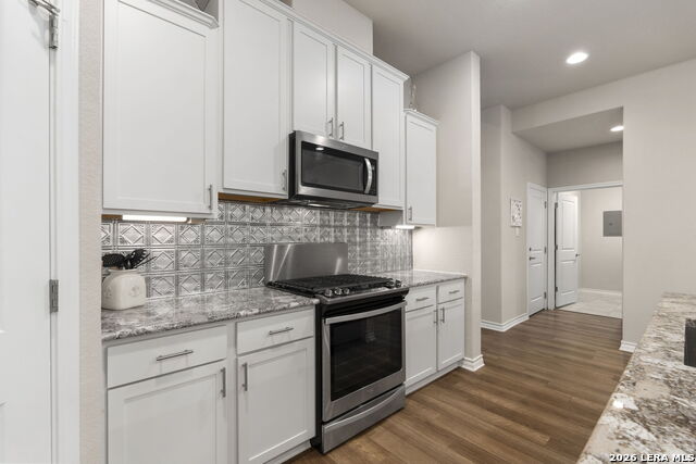 Listing photo id 9 for 101 Amarosa  