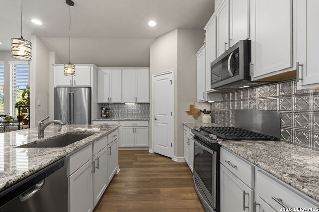 Listing photo id 10 for 101 Amarosa  