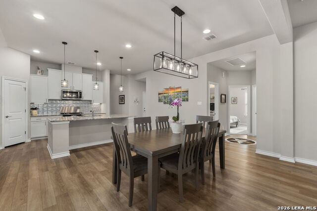 Listing photo id 13 for 101 Amarosa  