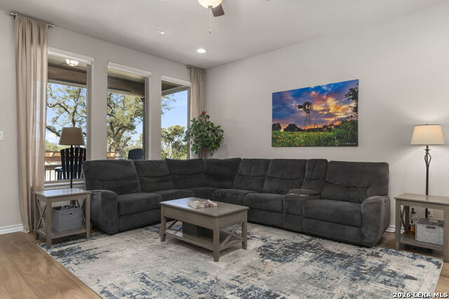 Listing photo id 16 for 101 Amarosa  