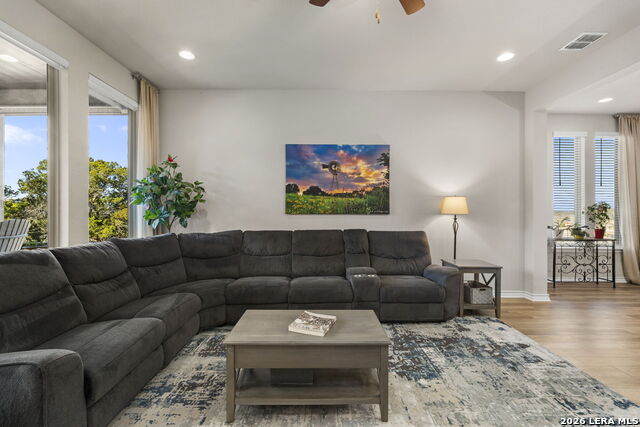 Listing photo id 17 for 101 Amarosa  