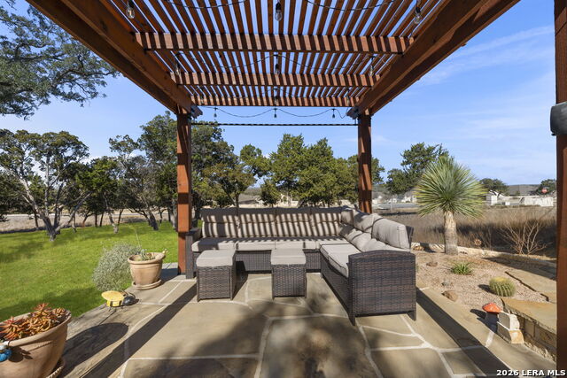 Listing photo id 30 for 101 Amarosa  