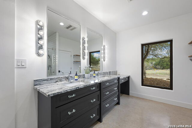 Listing photo id 11 for 2870 Rebecca Creek