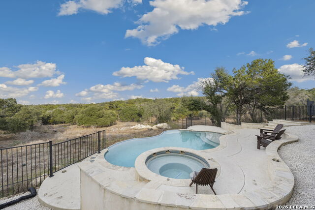 Listing photo id 17 for 2870 Rebecca Creek