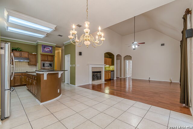 Image 16 of 50 For 843 Peg Oak  