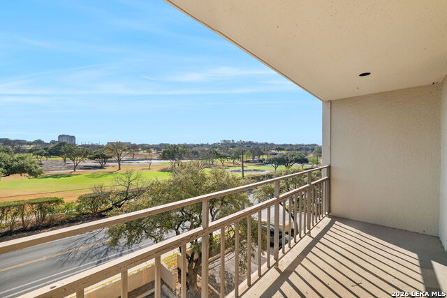 Image 19 of 29 For 4001 New Braunfels N Apt 300a