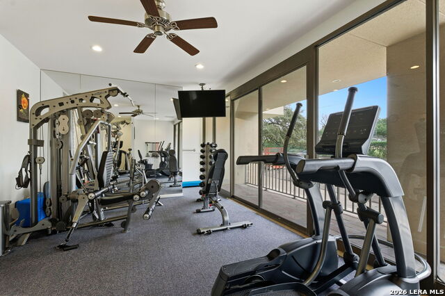 Image 23 of 29 For 4001 New Braunfels N Apt 300a