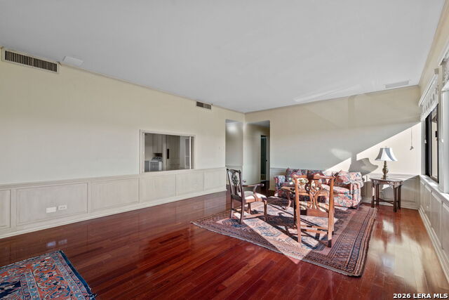 Image 7 of 29 For 4001 New Braunfels N Apt 300a