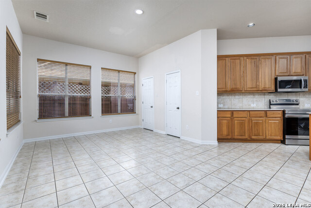 Image 13 of 41 For 18803 Millhollow