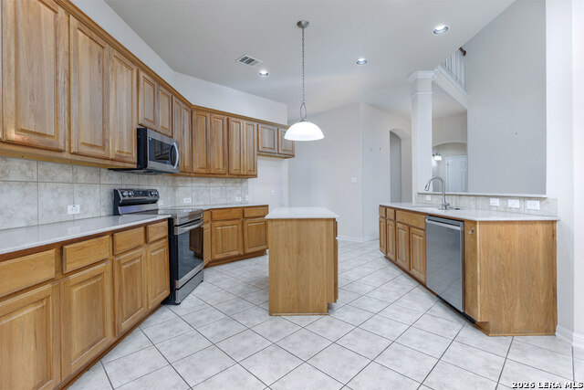 Image 17 of 41 For 18803 Millhollow