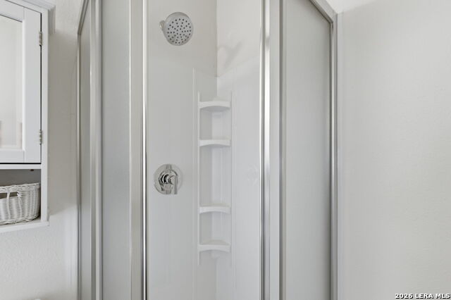 Image 27 of 43 For 5506 Kenton Bluff