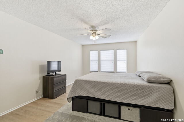 Image 32 of 43 For 5506 Kenton Bluff