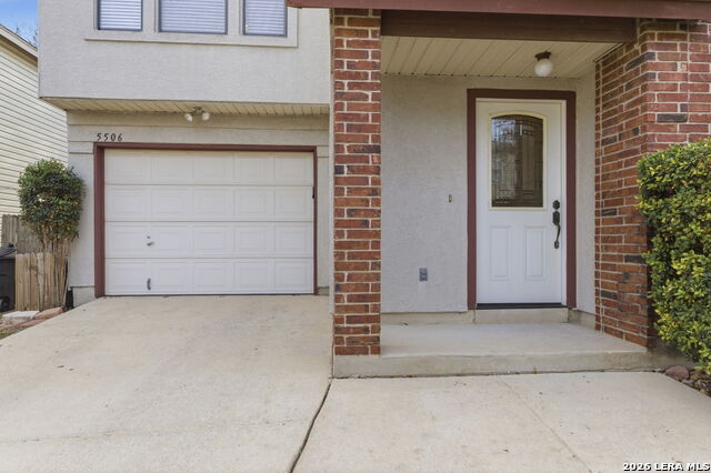 Image 4 of 43 For 5506 Kenton Bluff