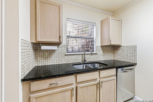 Image 7 of 43 For 5506 Kenton Bluff