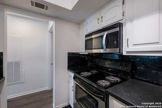 Image 18 of 32 For 11843 Braesview  1614