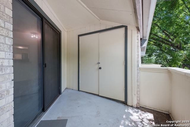 Image 27 of 32 For 11843 Braesview  1614