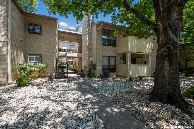 Image 3 of 32 For 11843 Braesview  1614