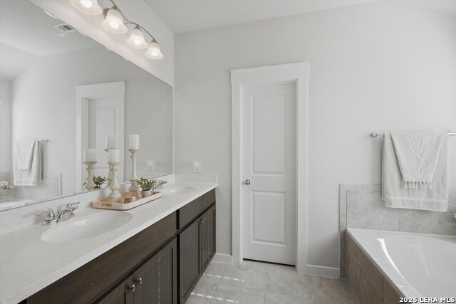 Image 26 of 31 For 10776 Rosalina Loop