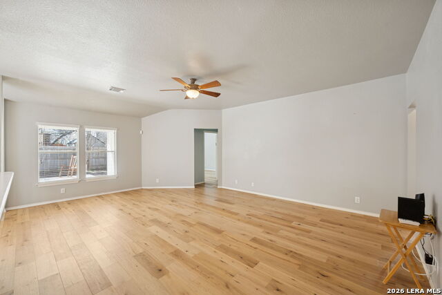 Image 10 of 34 For 626 Rexton  