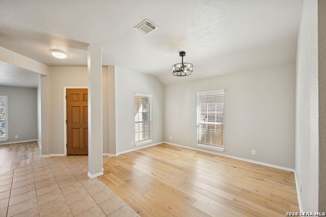 Image 8 of 34 For 626 Rexton  