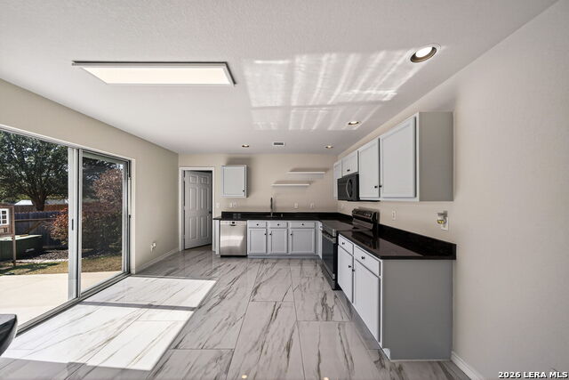 Image 10 of 37 For 9226 Beech Grove