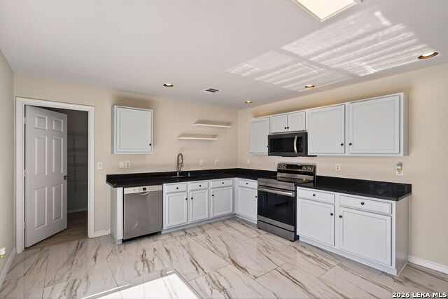 Image 11 of 37 For 9226 Beech Grove