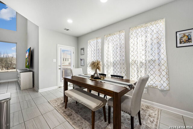 Image 11 of 18 For 907 Highland Vista