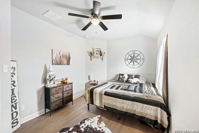 Image 13 of 18 For 907 Highland Vista