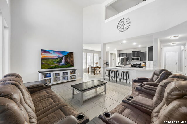 Image 6 of 18 For 907 Highland Vista