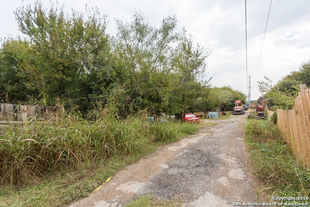 Image 21 of 25 For 8550 Old Grissom Rd