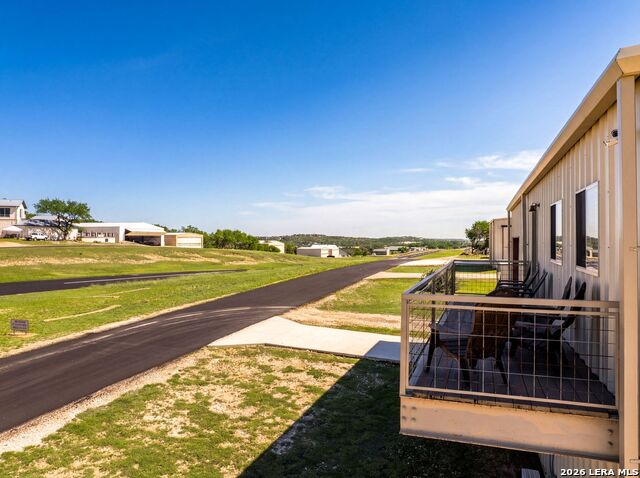 Listing photo id 29 for 970 Flightline