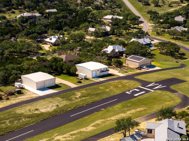 Listing photo id 32 for 970 Flightline