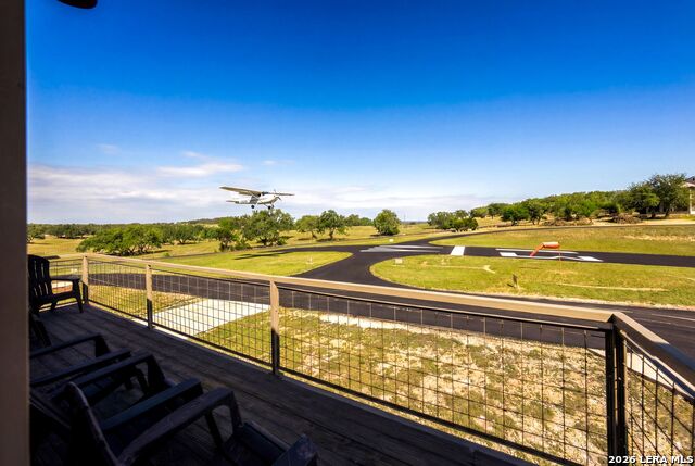 Listing photo id 34 for 970 Flightline