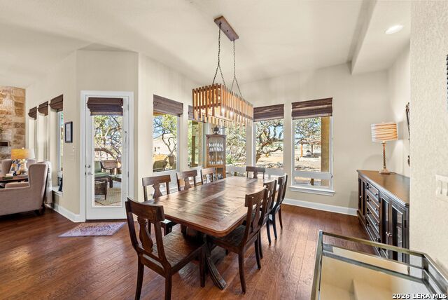 Listing photo id 6 for 970 Flightline