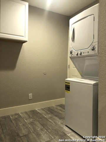 Image 15 of 16 For 603 Devine St  2