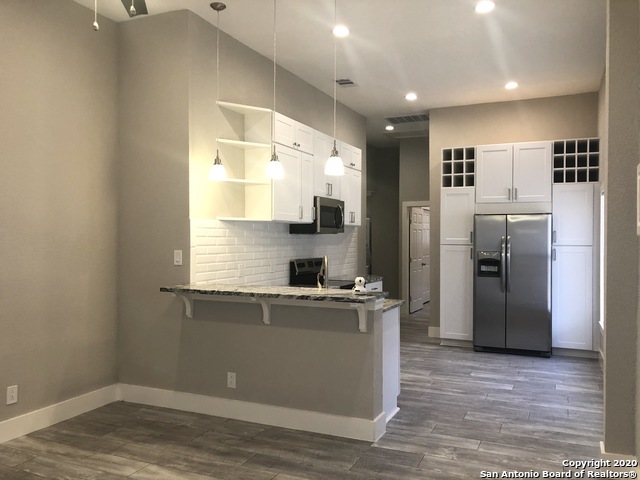 Image 4 of 16 For 603 Devine St  2