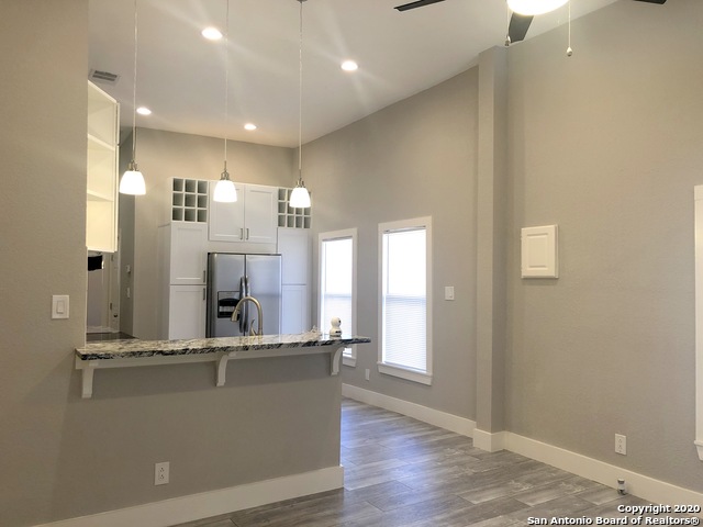 Image 5 of 16 For 603 Devine St  2