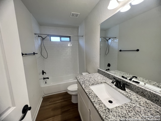 Image 12 of 18 For 10335 Lynwood Creek  102