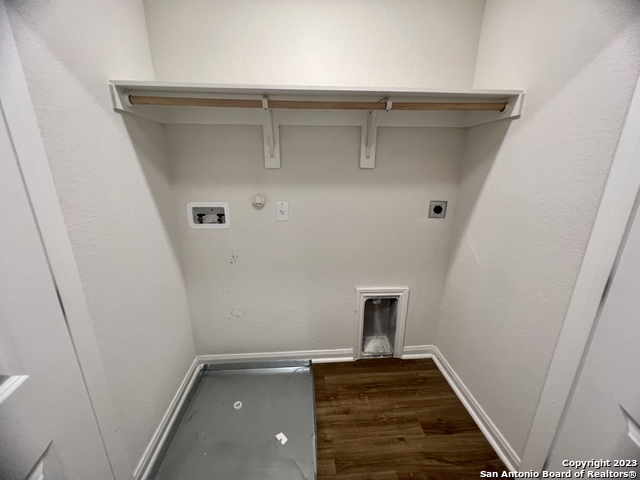 Image 15 of 18 For 10335 Lynwood Creek  102